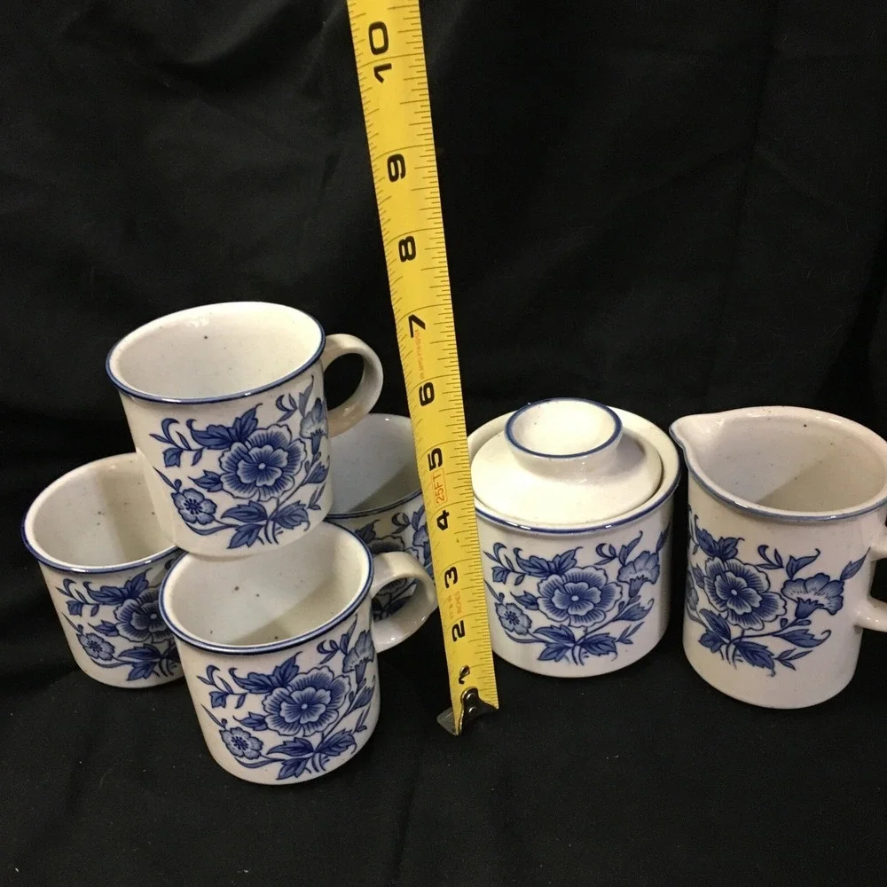 VTG Norleans Vienna Blue/White Floral Speckled Creamer, Sugar 4 Coffee,Tea Cups